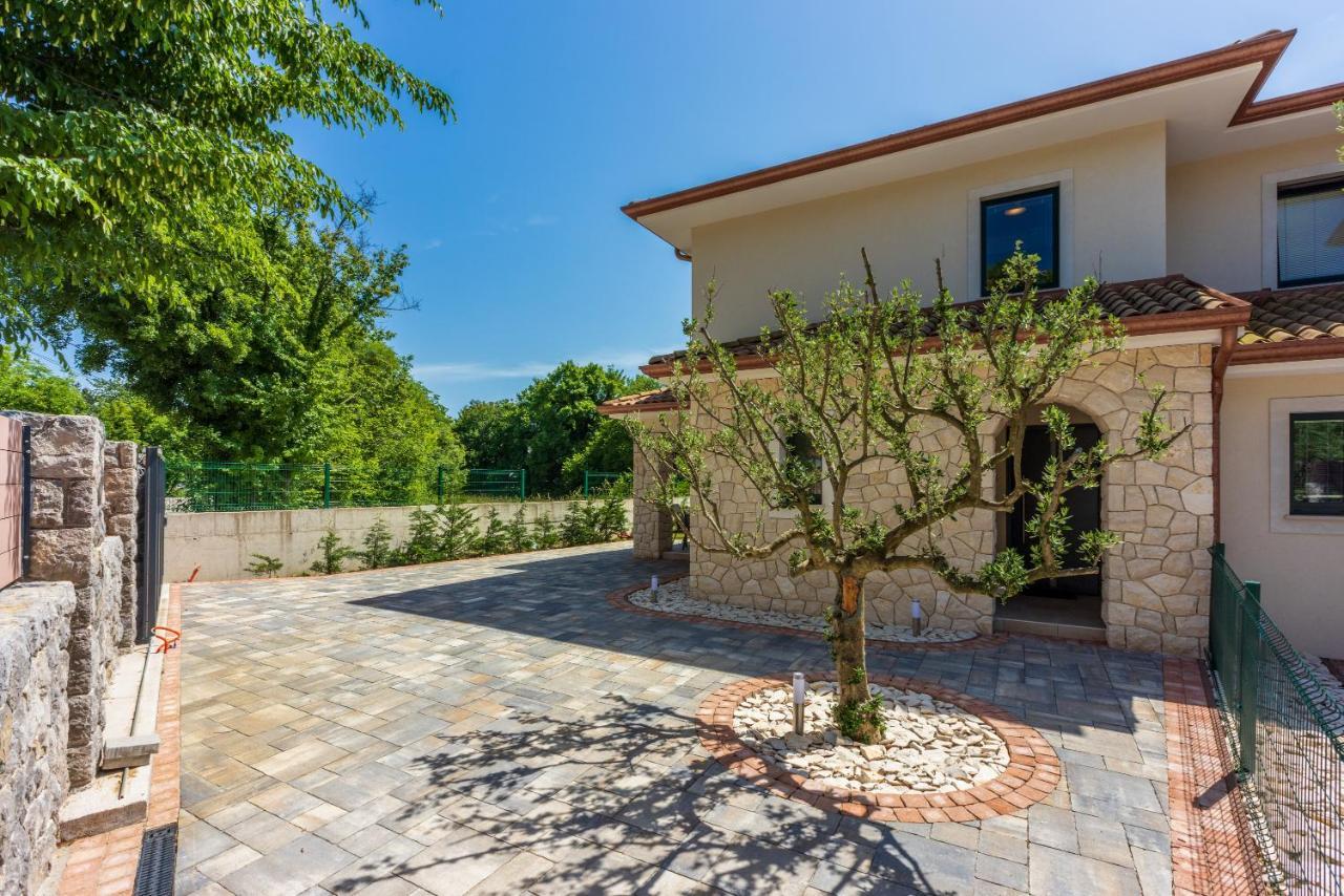 Villa Palma With Heated Private Pool Podhum Zewnętrze zdjęcie