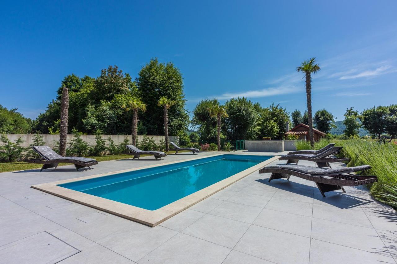 Villa Palma With Heated Private Pool Podhum Zewnętrze zdjęcie