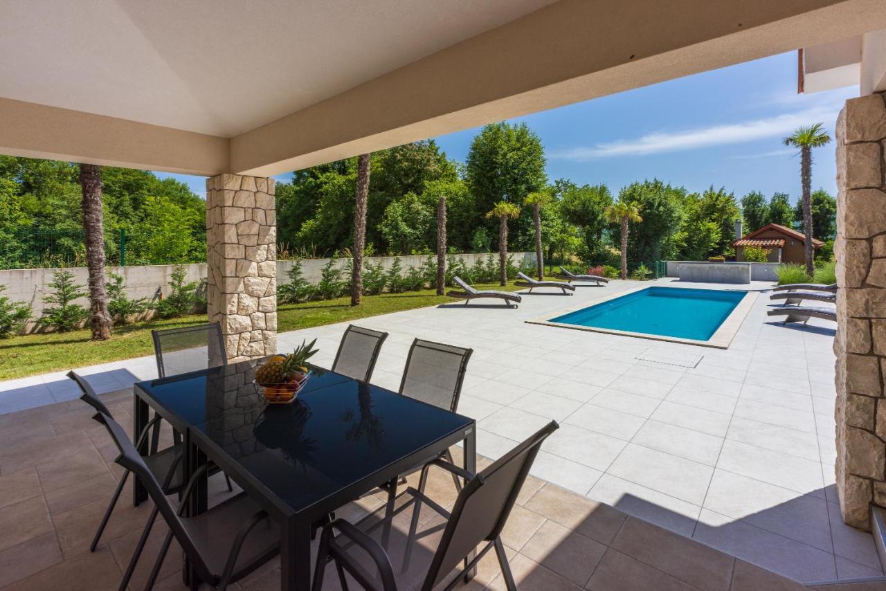 Villa Palma With Heated Private Pool Podhum Zewnętrze zdjęcie