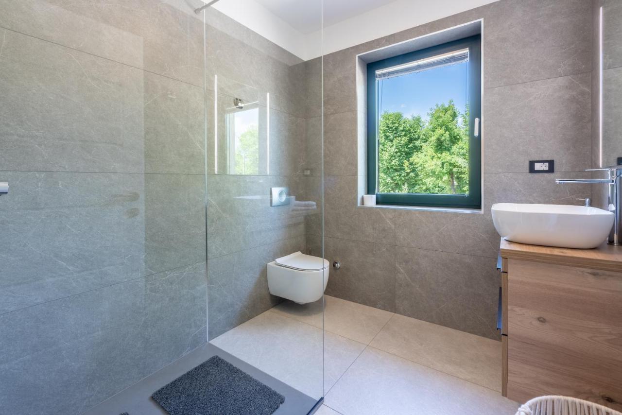 Villa Palma With Heated Private Pool Podhum Zewnętrze zdjęcie